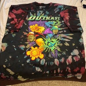 Men’s size L OutKast shirt